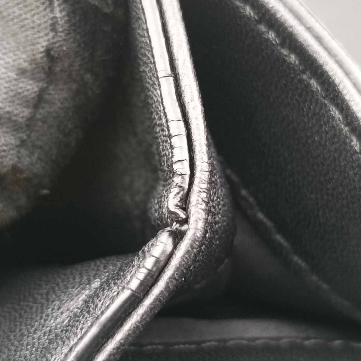 Pre-owned VERSACE La Medusa Black Leather  shoulderbag | stylenewstar