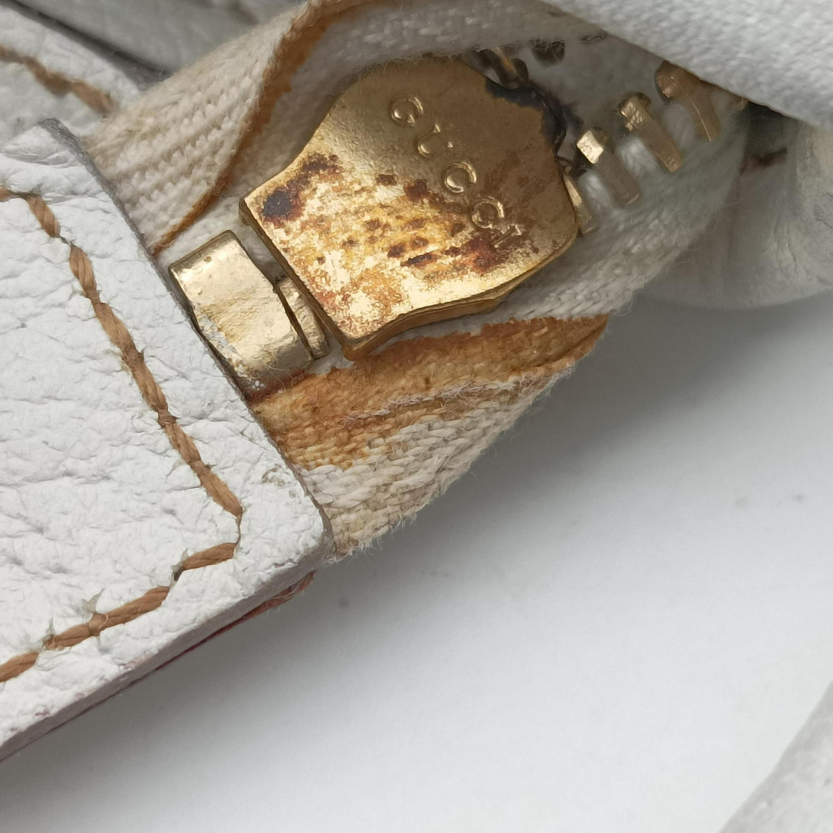 Vintage Gucci Abbey White Leather 130738 shoulderbag | stylenewstar
