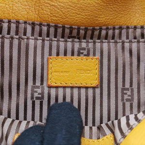 Pre-owned Fendi Fendista Pochette Yellow Leather 8M0376 shoulderbag | stylenewstar