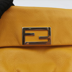 Pre-owned Fendi Fendista Pochette Yellow Leather 8M0376 shoulderbag | stylenewstar