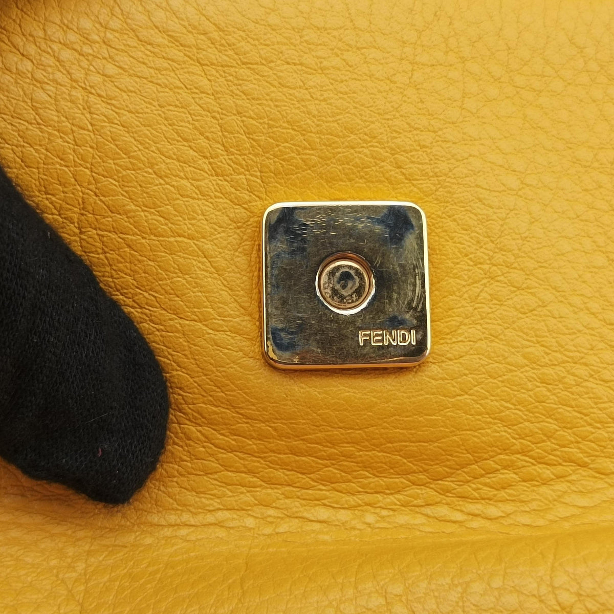 Pre-owned Fendi Fendista Pochette Yellow Leather 8M0376 shoulderbag | stylenewstar
