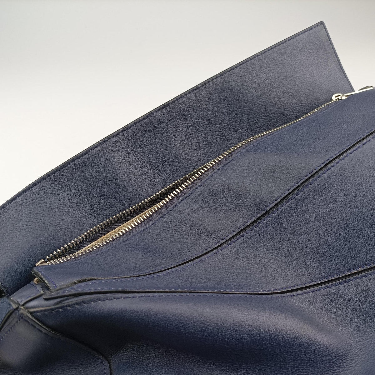 Pre-owned Loewe Puzzle Blue Leather  shoulderbag | stylenewstar