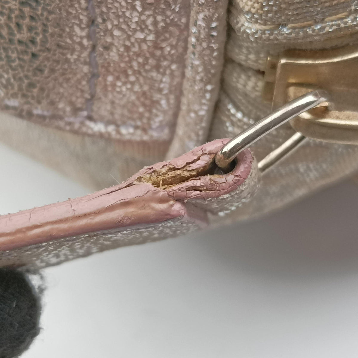 Pre-owned Fendi Zucchino Glitter Logo Pink Canvas 8BL071 handbag | stylenewstar