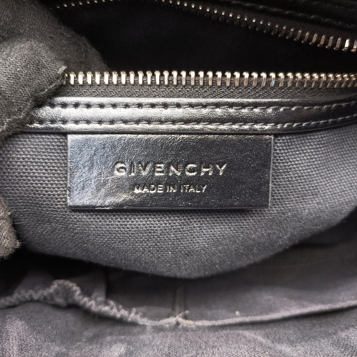 Pre-owned Givenchy Antigona Black Leather  shoulderbag | stylenewstar