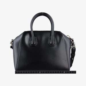 Pre-owned Givenchy Antigona Black Leather  shoulderbag | stylenewstar