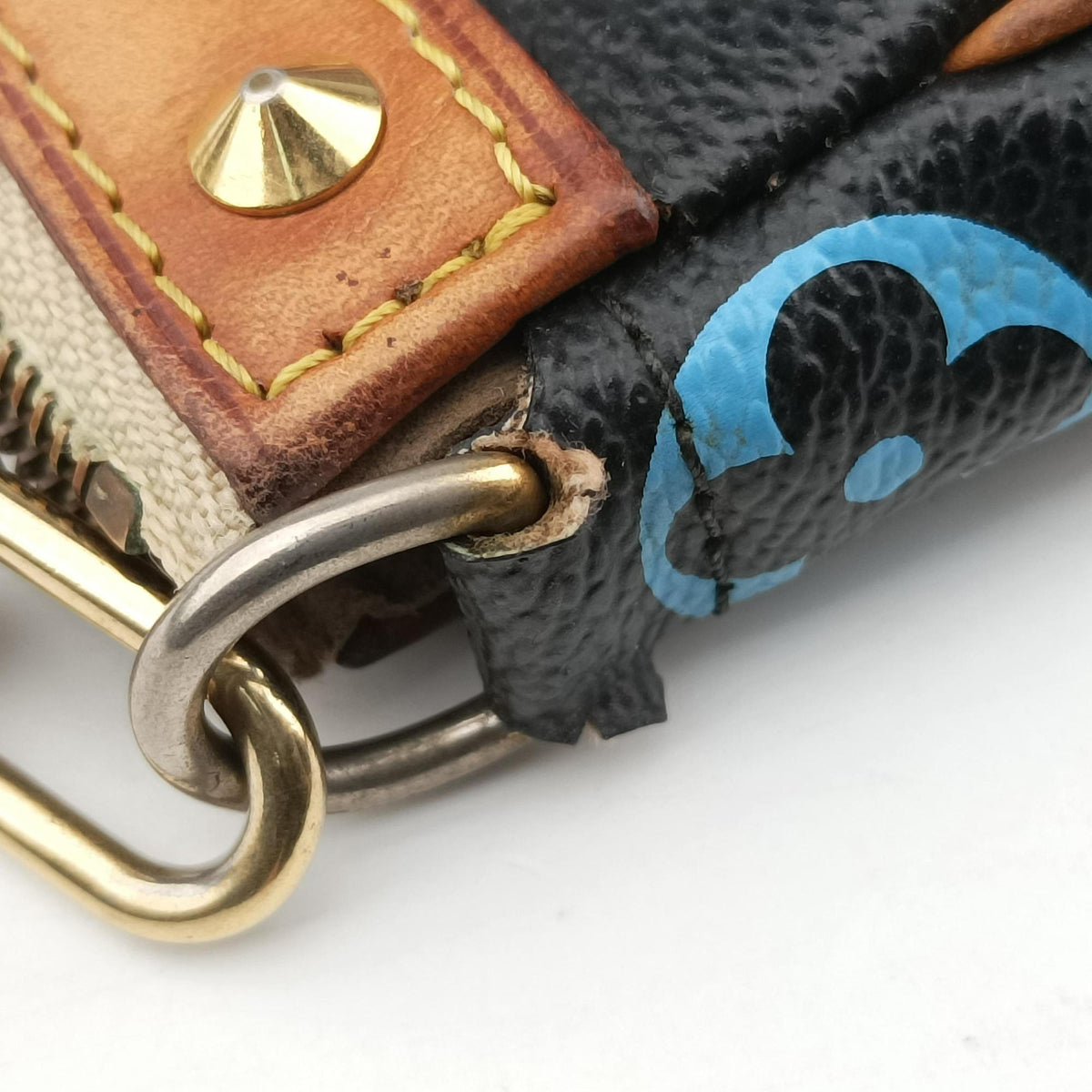 Vintage Louis Vuitton Pochette Accessoires Noir Monogram Multicolor M92648 handbag | stylenewstar