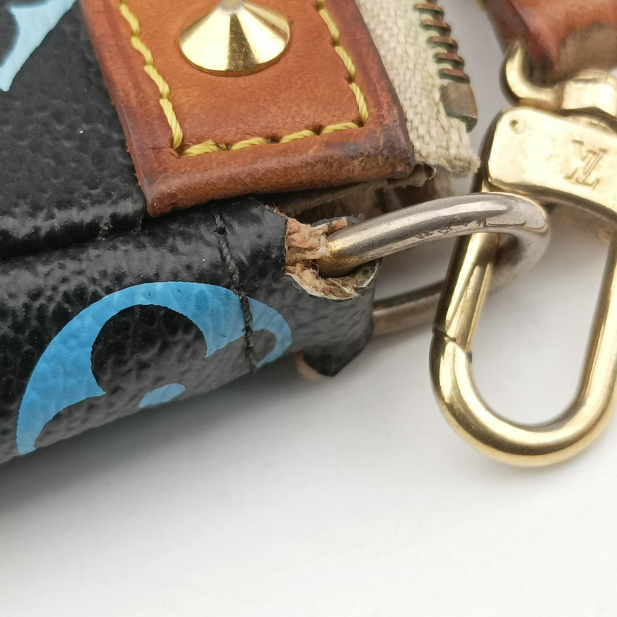 Vintage Louis Vuitton Pochette Accessoires Noir Monogram Multicolor M92648 handbag | stylenewstar