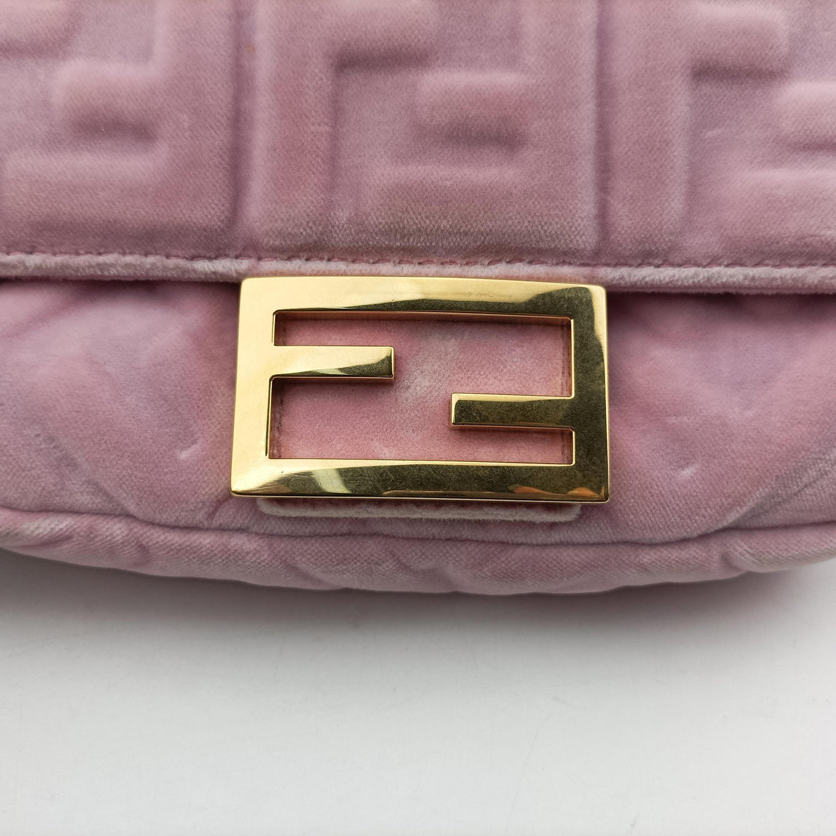 Secondhand Fendi BAGUETTE Pink velour 8BS017 shoulderbag | stylenewstar