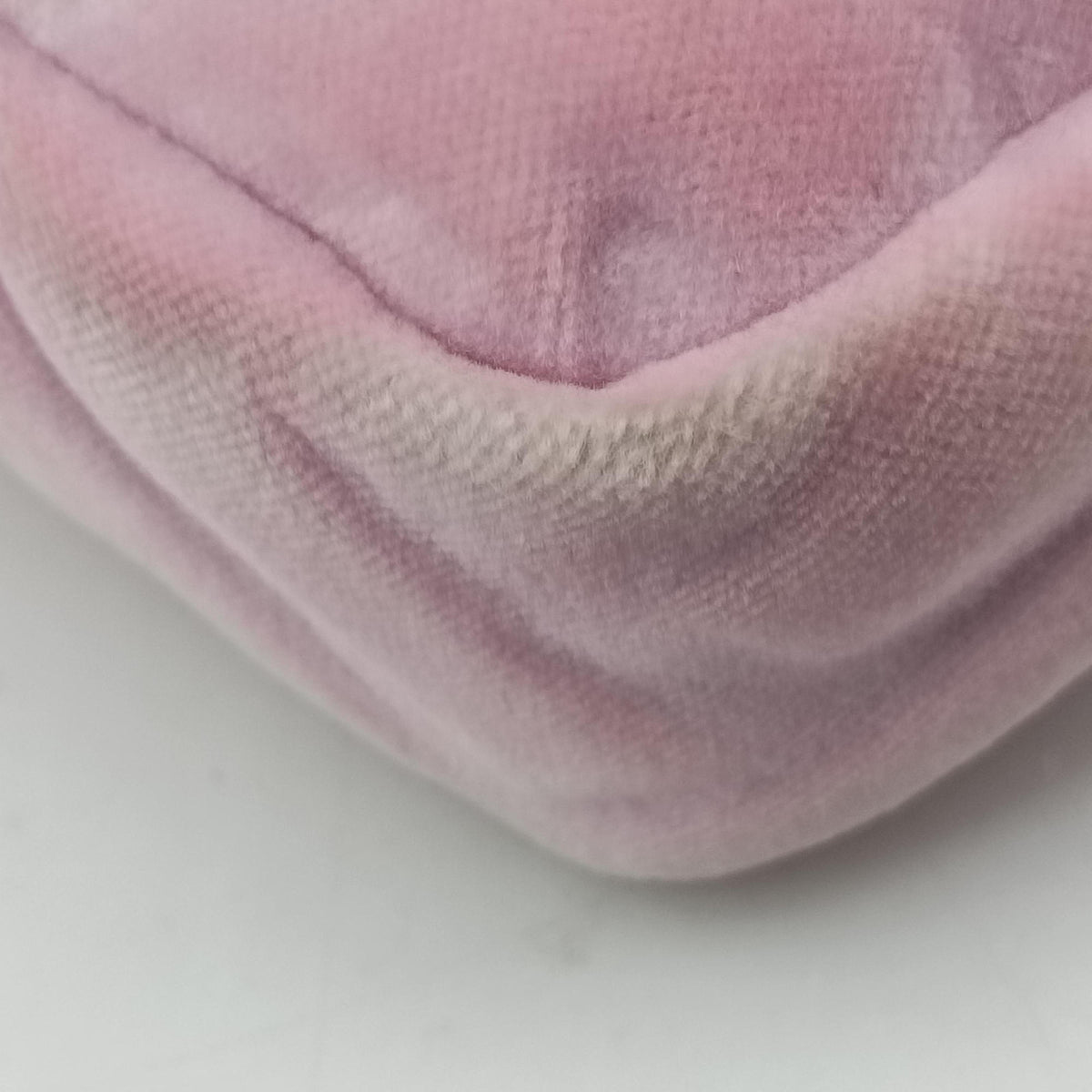 Secondhand Fendi BAGUETTE Pink velour 8BS017 shoulderbag | stylenewstar