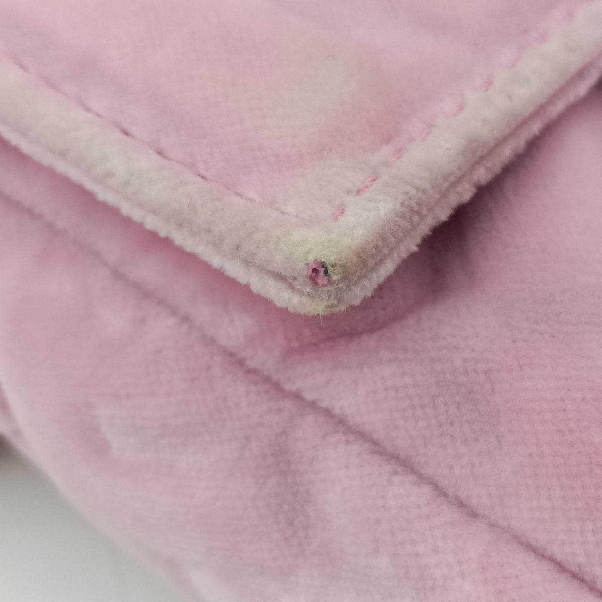 Secondhand Fendi BAGUETTE Pink velour 8BS017 shoulderbag | stylenewstar