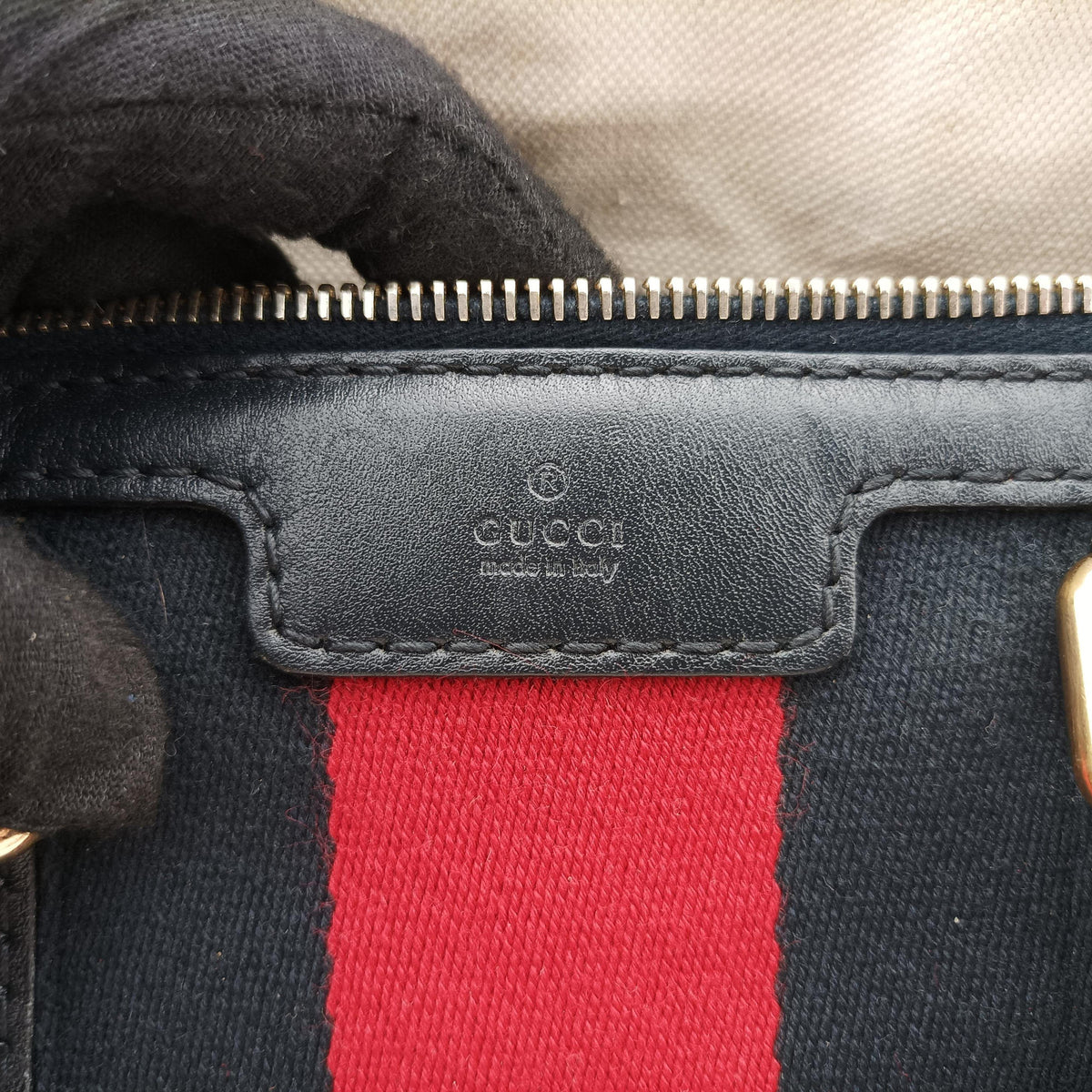 Pre-owned Gucci Sherry Line navy×red×beige canvas×leather 247205 shoulderbag | stylenewstar
