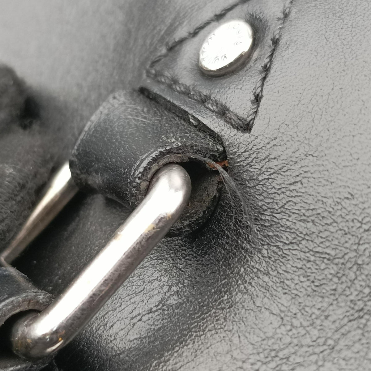 Pre-owned Louis Vuitton PorteDocument noir Epi M50163 handbag | stylenewstar