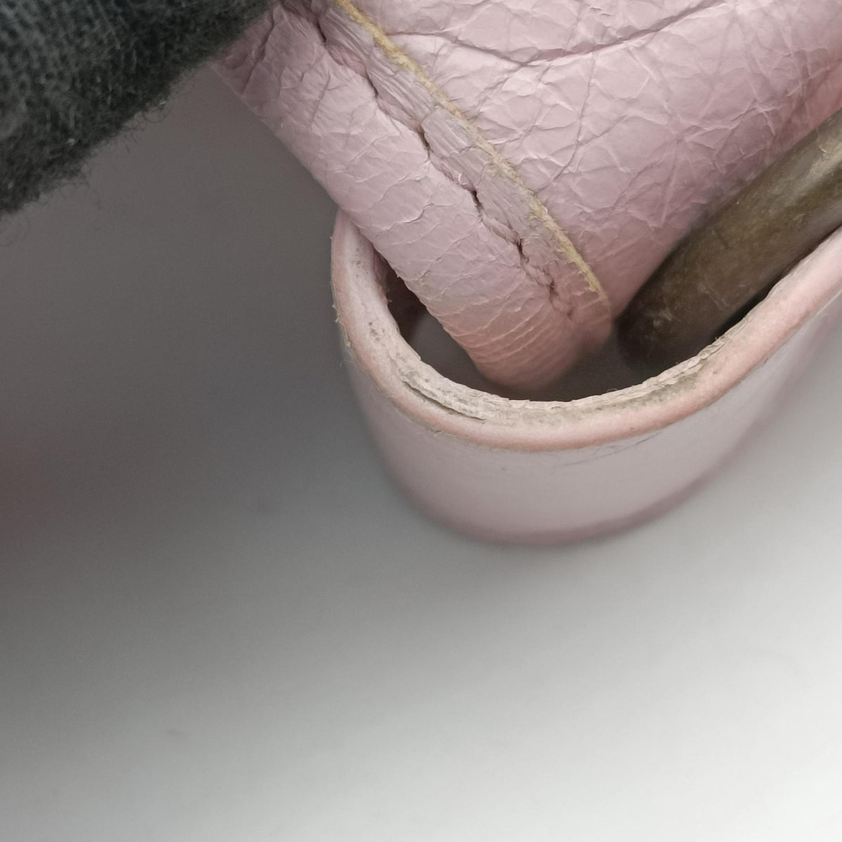 Pre-owned Balenciaga Pompon Pink Lambskin  shoulderbag | stylenewstar