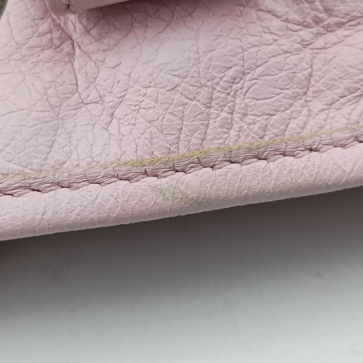 Pre-owned Balenciaga Pompon Pink Lambskin  shoulderbag | stylenewstar