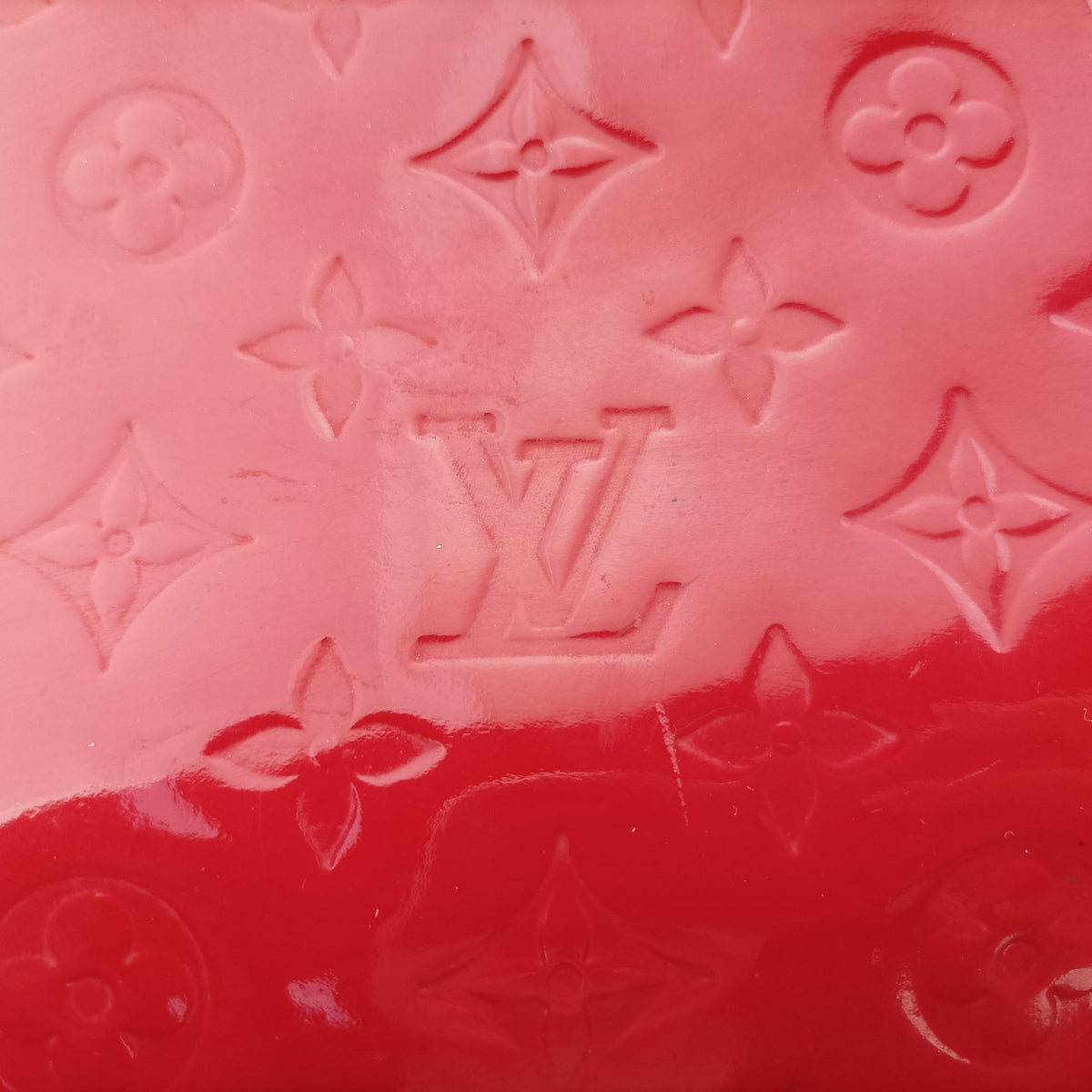 Secondhand Louis Vuitton Alma PM pomme d'amour Vernis M90096 handbag | stylenewstar