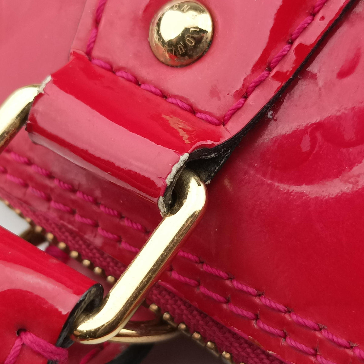 Secondhand Louis Vuitton Alma PM pomme d'amour Vernis M90096 handbag | stylenewstar