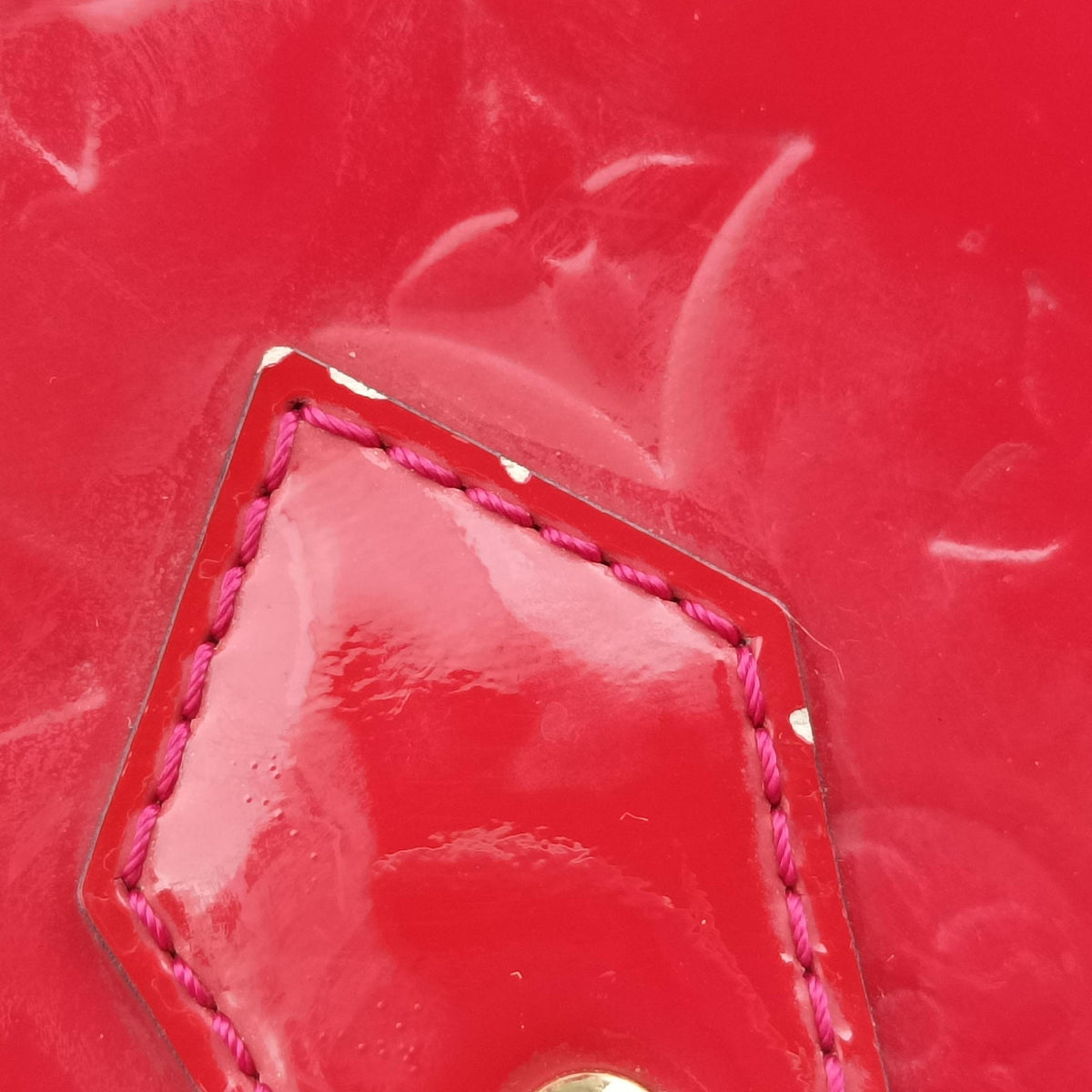 Secondhand Louis Vuitton Alma PM pomme d'amour Vernis M90096 handbag | stylenewstar