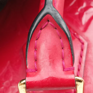 Secondhand Louis Vuitton Alma PM pomme d'amour Vernis M90096 handbag | stylenewstar