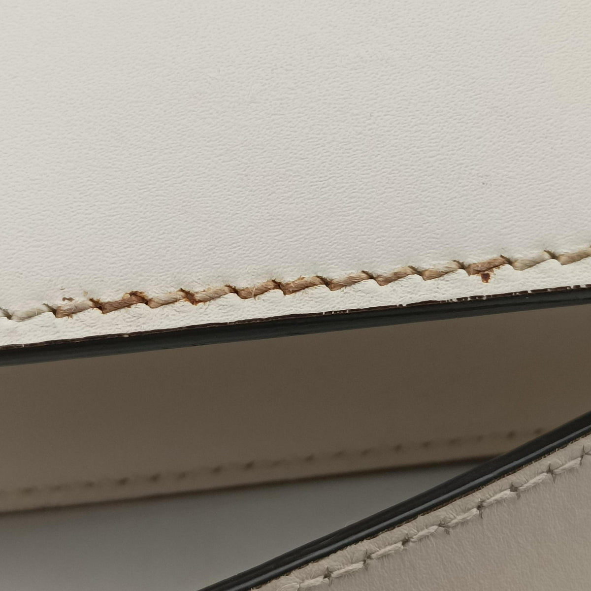 Pre-owned Gucci Sylvie White Leather 421882 shoulderbag | stylenewstar