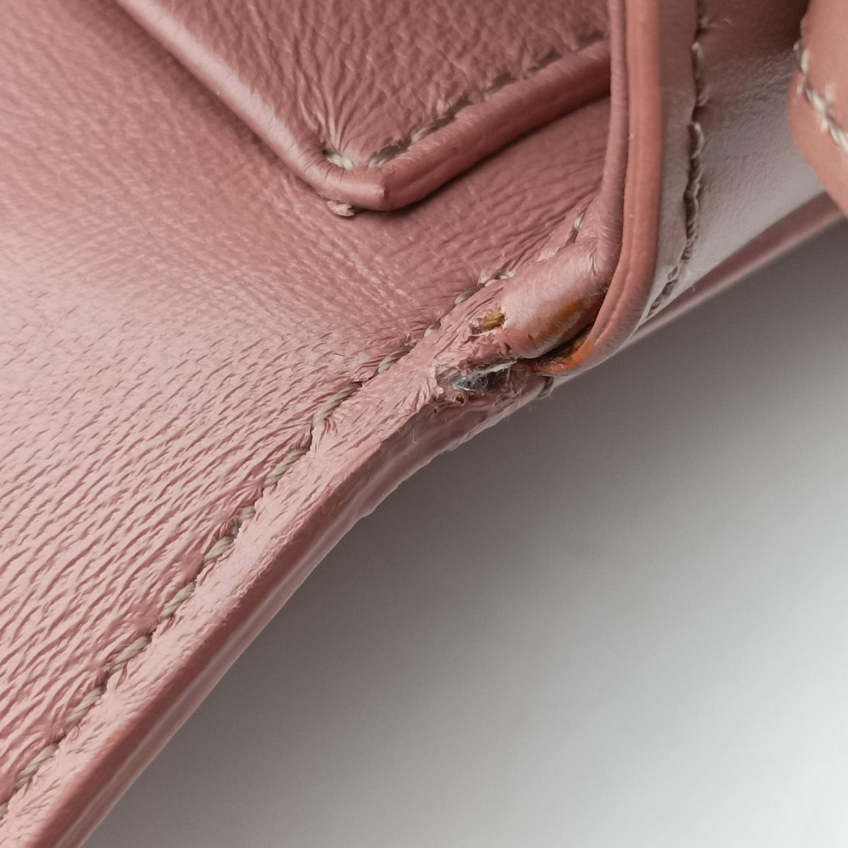 Pre-owned Celine Teen Triomphe Pink Leather 188423BF4 shoulderbag | stylenewstar