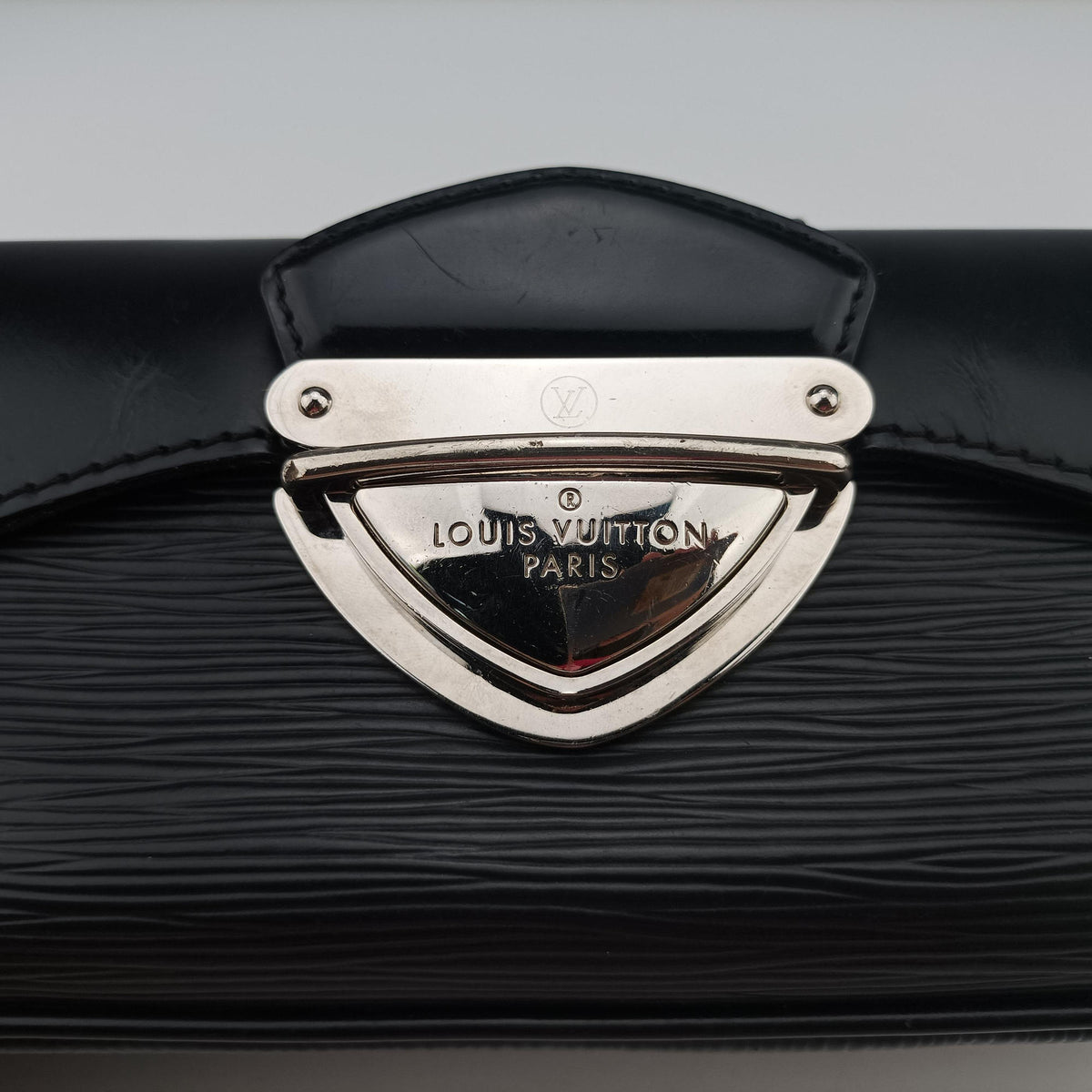 Pre-owned Louis Vuitton Pochette Montaigne Noir Epi M59292 shoulderbag | stylenewstar