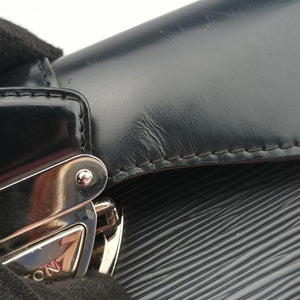 Pre-owned Louis Vuitton Pochette Montaigne Noir Epi M59292 shoulderbag | stylenewstar