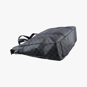 Pre-owned Louis Vuitton Tadao Noir Damier Graphite N51192 shoulderbag | stylenewstar