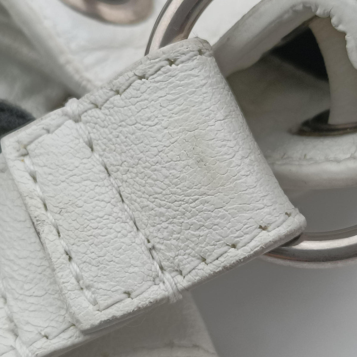 Pre-owned Balenciaga Le Cagole White lambskin  shoulderbag | stylenewstar