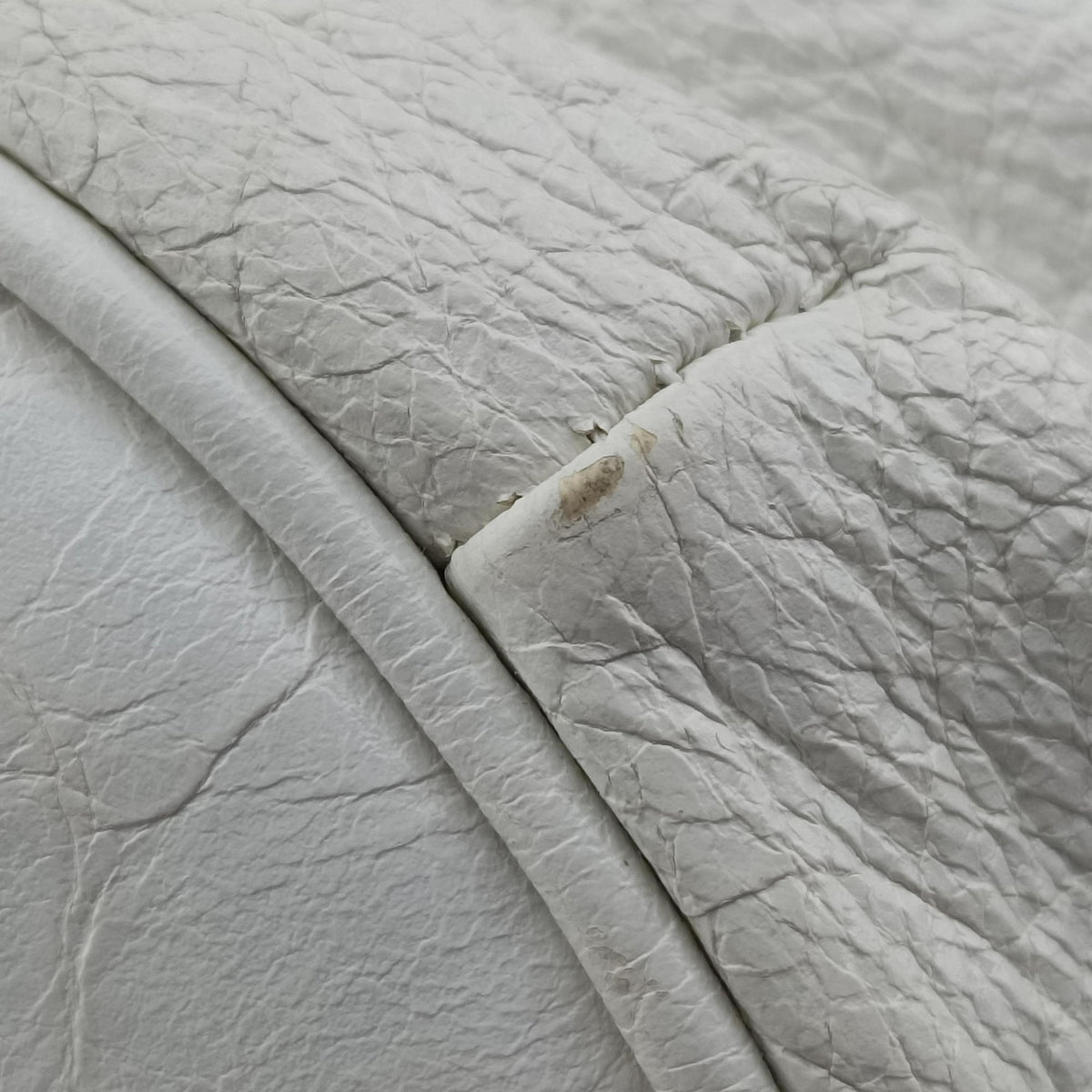 Pre-owned Balenciaga Le Cagole White lambskin  shoulderbag | stylenewstar