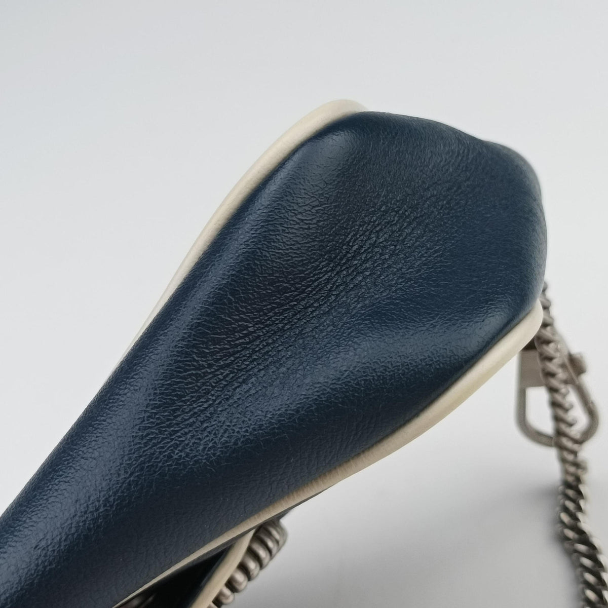 Pre-owned Gucci GG Marmont White×blue Leather 574969 shoulderbag | stylenewstar