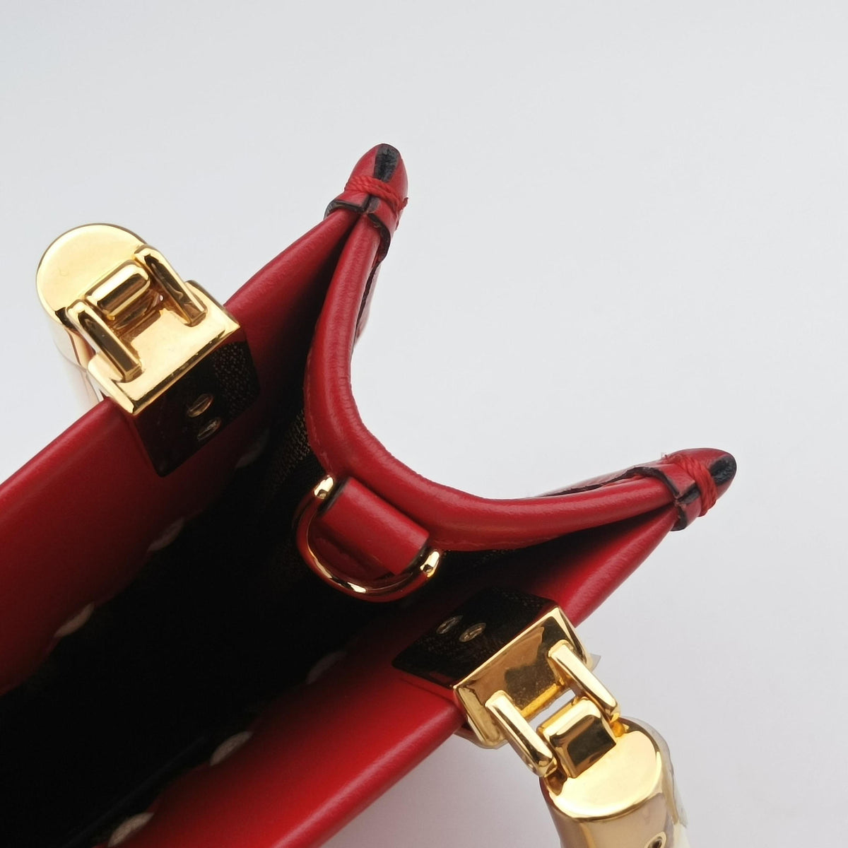 Pre-owned Fendi SUNSHINE SHOPPER Red Leather 8BS051 shoulderbag | stylenewstar