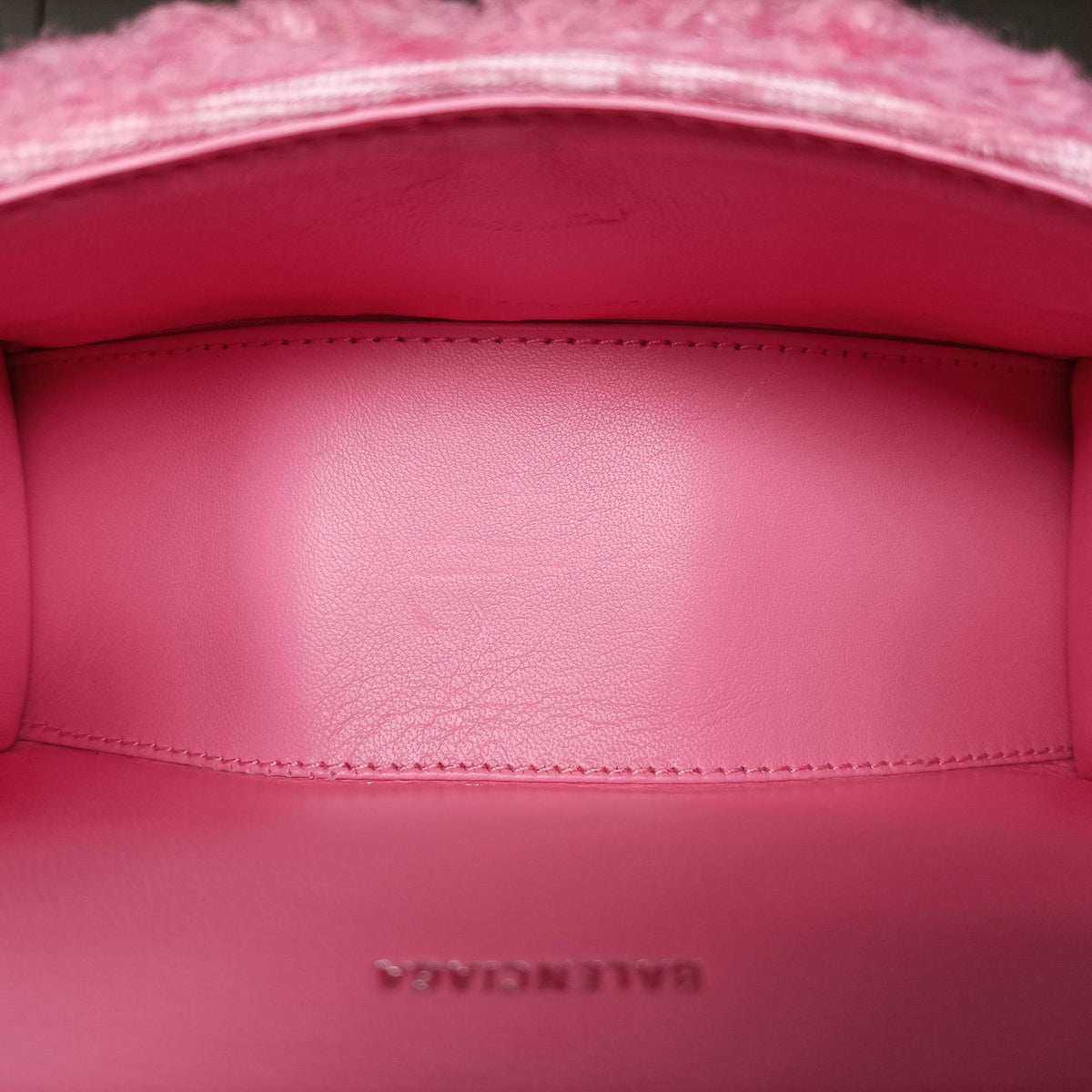 Secondhand Balenciaga Hourglass Pink wool 676384 shoulderbag | stylenewstar
