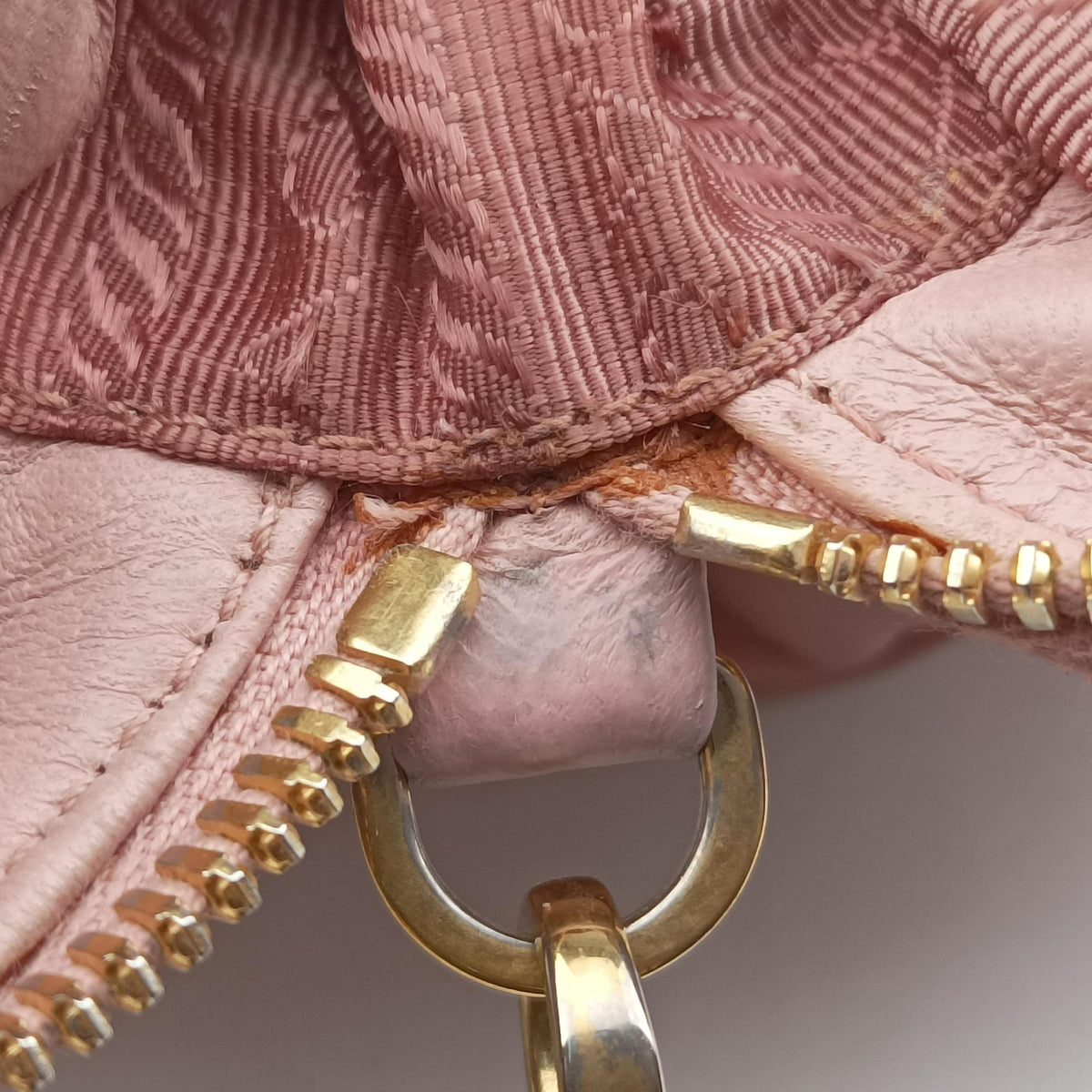 Pre-owned Prada Gaufre Pink lambskin 1BH112 shoulderbag | stylenewstar
