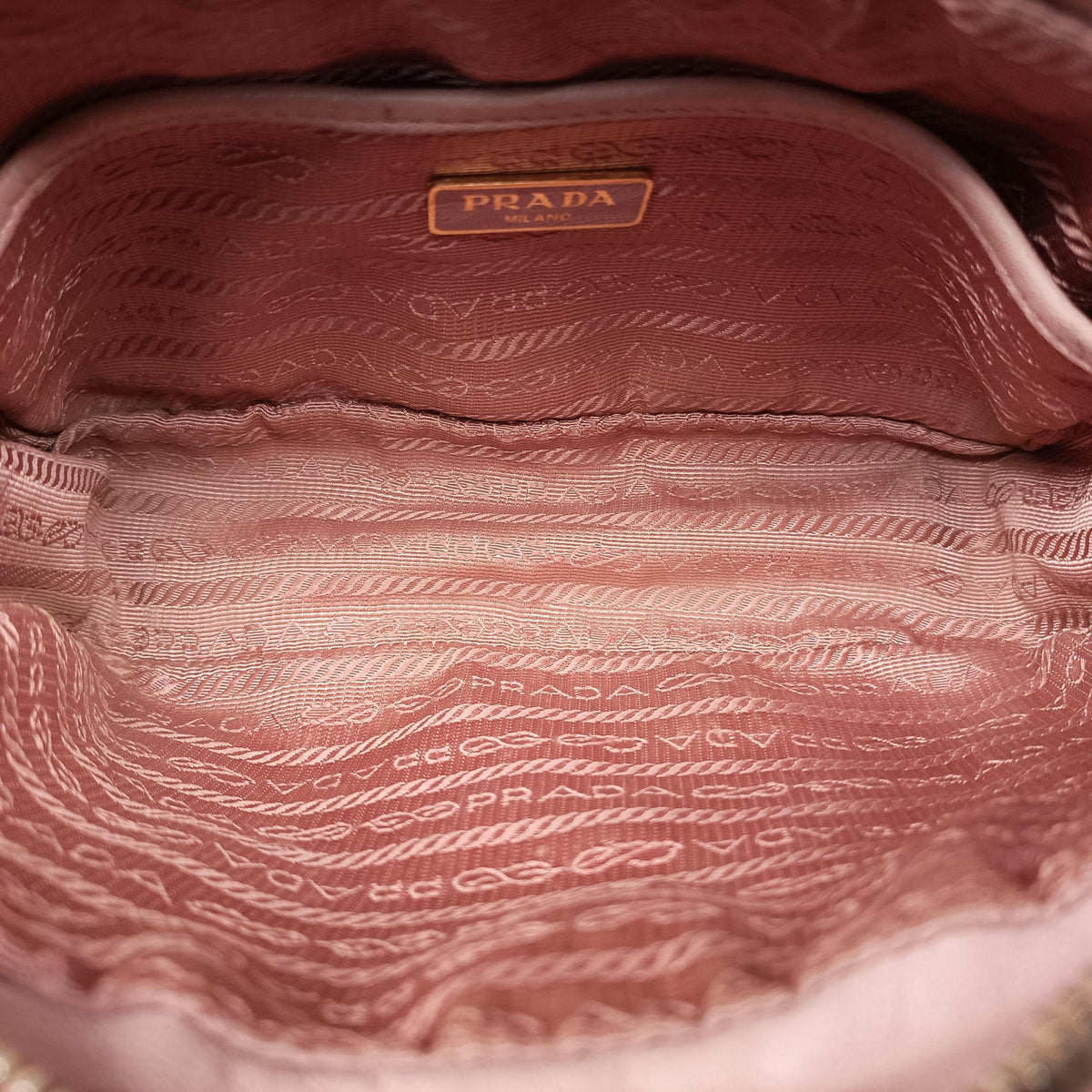 Pre-owned Prada Gaufre Pink lambskin 1BH112 shoulderbag | stylenewstar