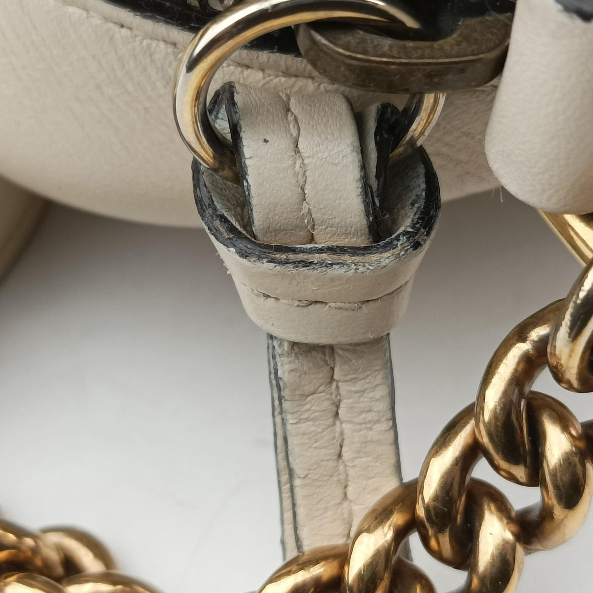 Secondhand Gucci GG Marmont White Leather 448065 shoulderbag | stylenewstar