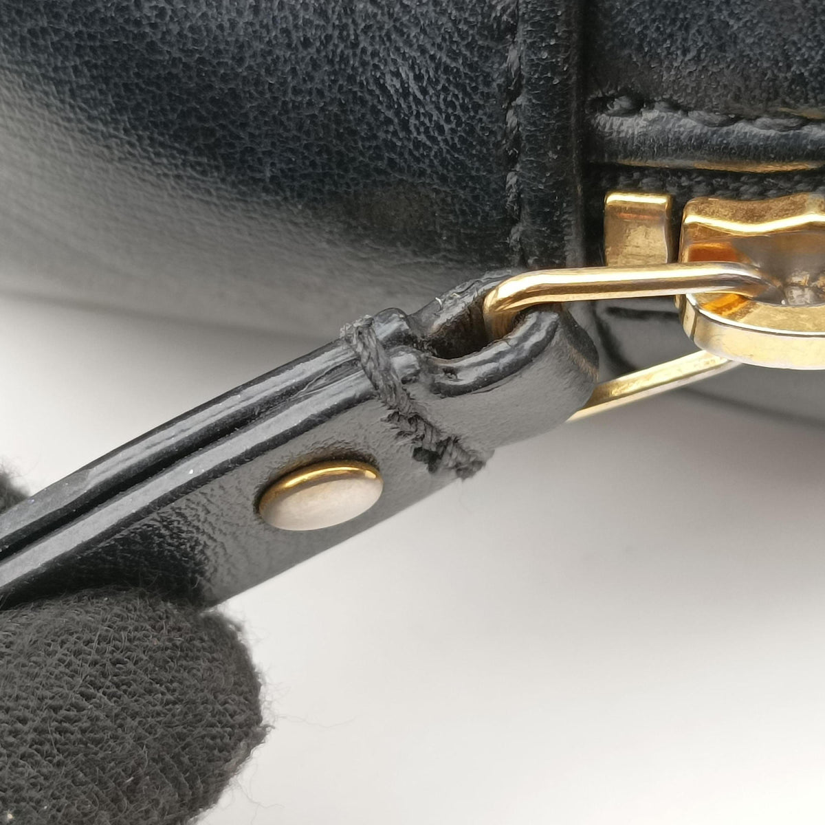 Secondhand Yves Saint Laurent LOU camera Black Leather 534817 shoulderbag | stylenewstar