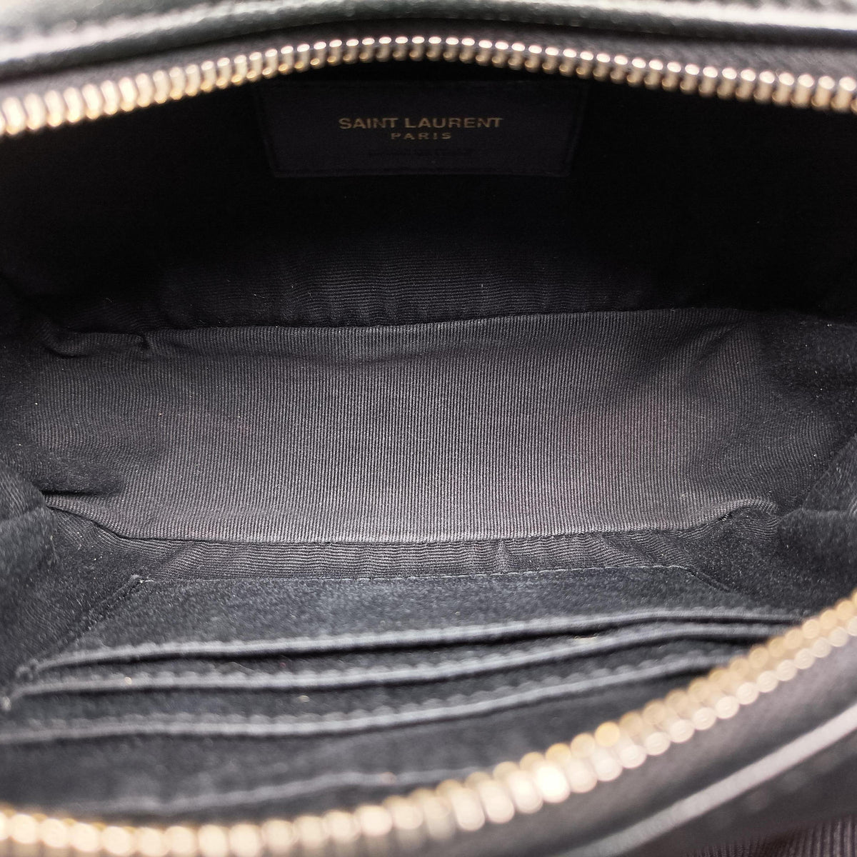 Secondhand Yves Saint Laurent LOU camera Black Leather 534817 shoulderbag | stylenewstar