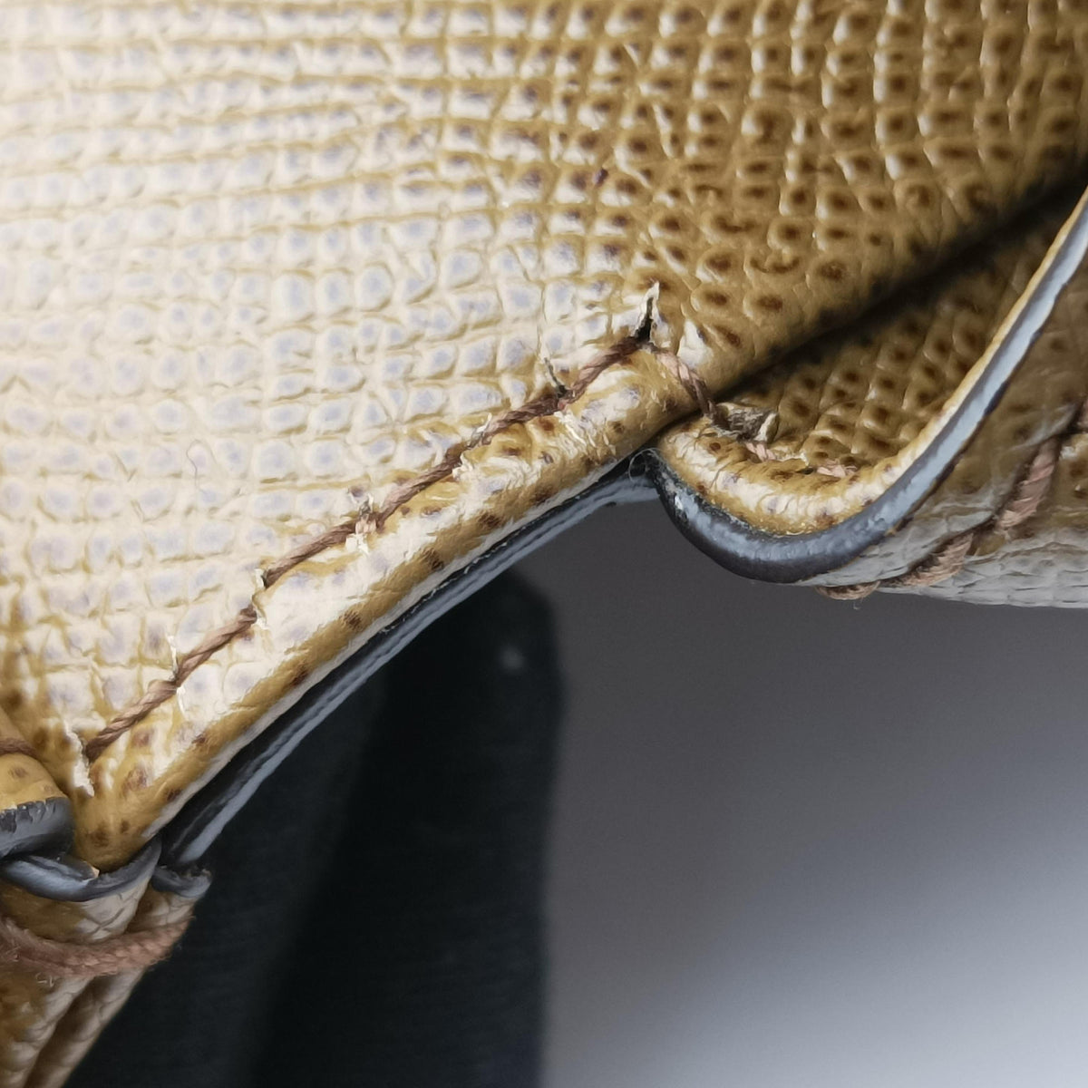 Pre-owned Dolce & Gabbana SICILY khaki Leather  shoulderbag | stylenewstar