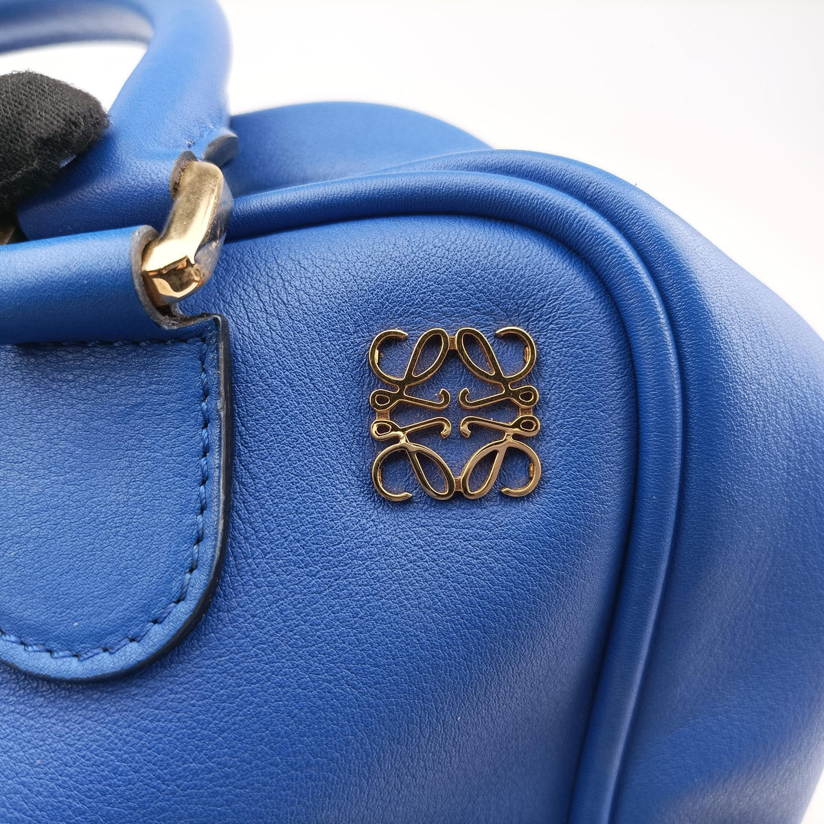 Pre-owned Loewe Amazona Blue Leather  shoulderbag | stylenewstar