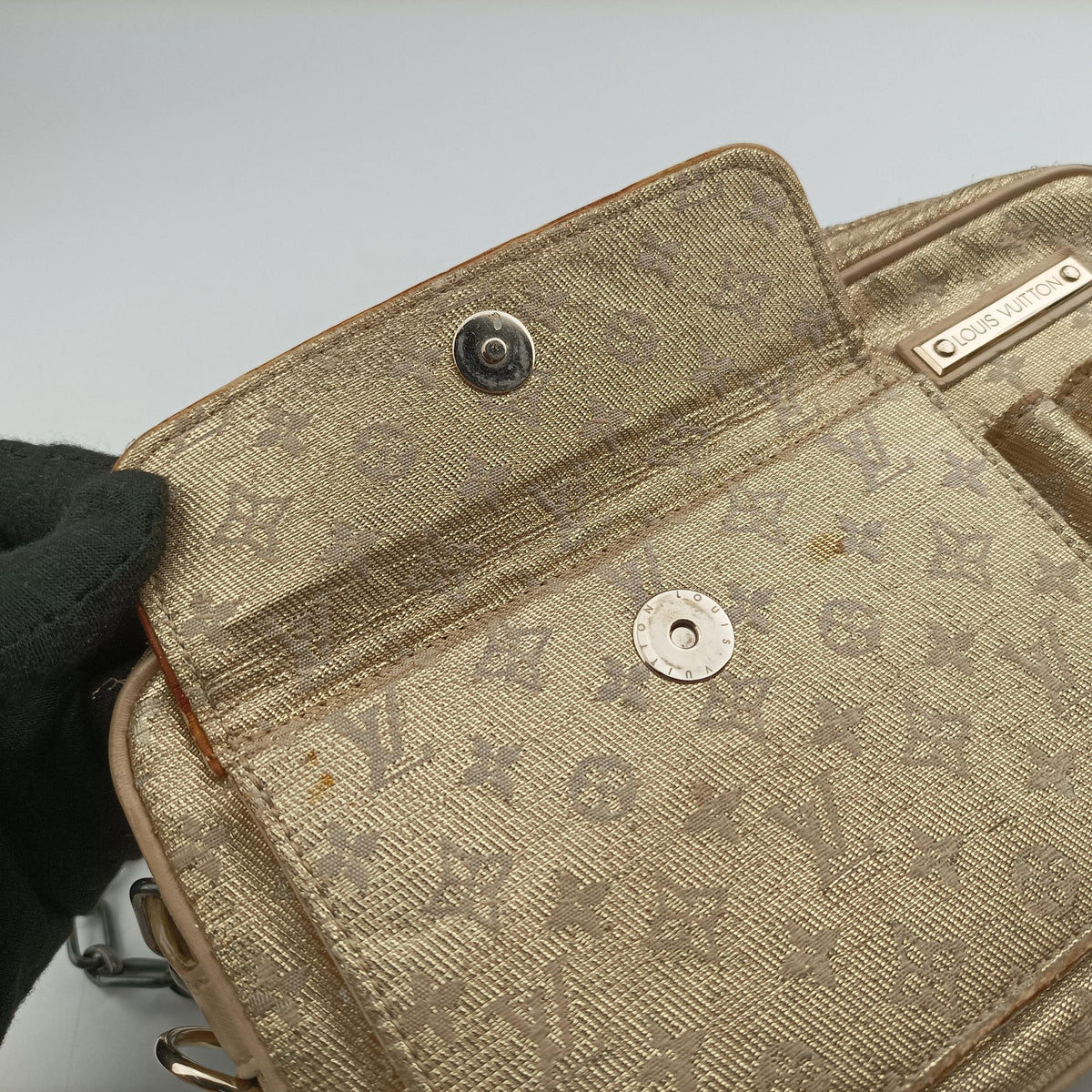 Pre-owned Louis Vuitton Shine McKenna Golden Monogram Shine M92363 shoulderbag | stylenewstar