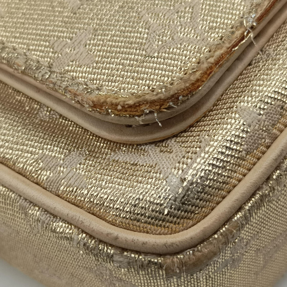 Pre-owned Louis Vuitton Shine McKenna Golden Monogram Shine M92363 shoulderbag | stylenewstar