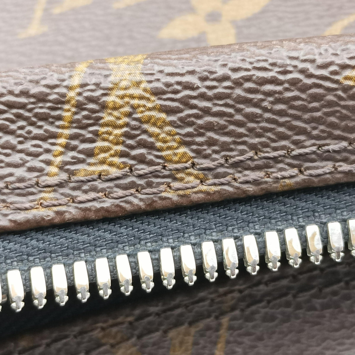 Pre-owned Louis Vuitton KITAN brown Monogram Macassar M40388 shoulderbag | stylenewstar