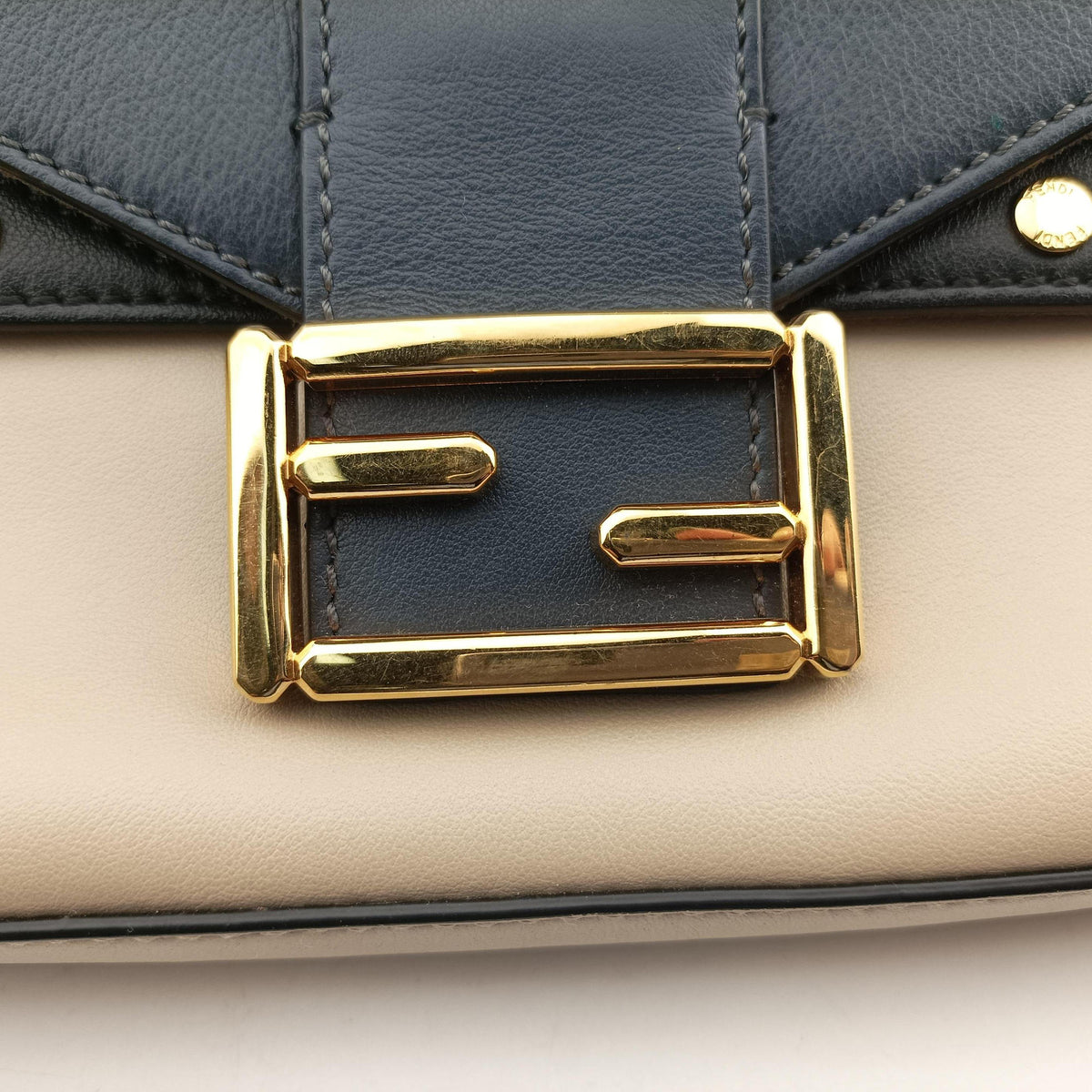 Secondhand Fendi BAGUETTE Multicolour Leather 8BR600 shoulderbag | stylenewstar