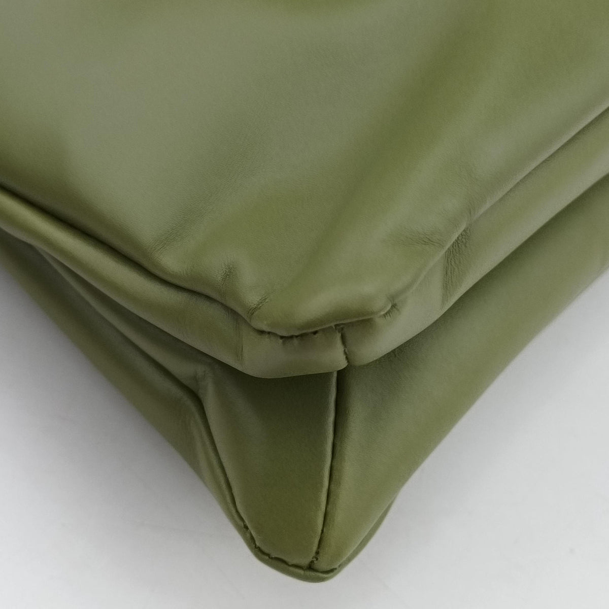 Pre-owned Bottega Veneta Baby Liberta Green Leather 826147V4SJ12498 shoulderbag | stylenewstar