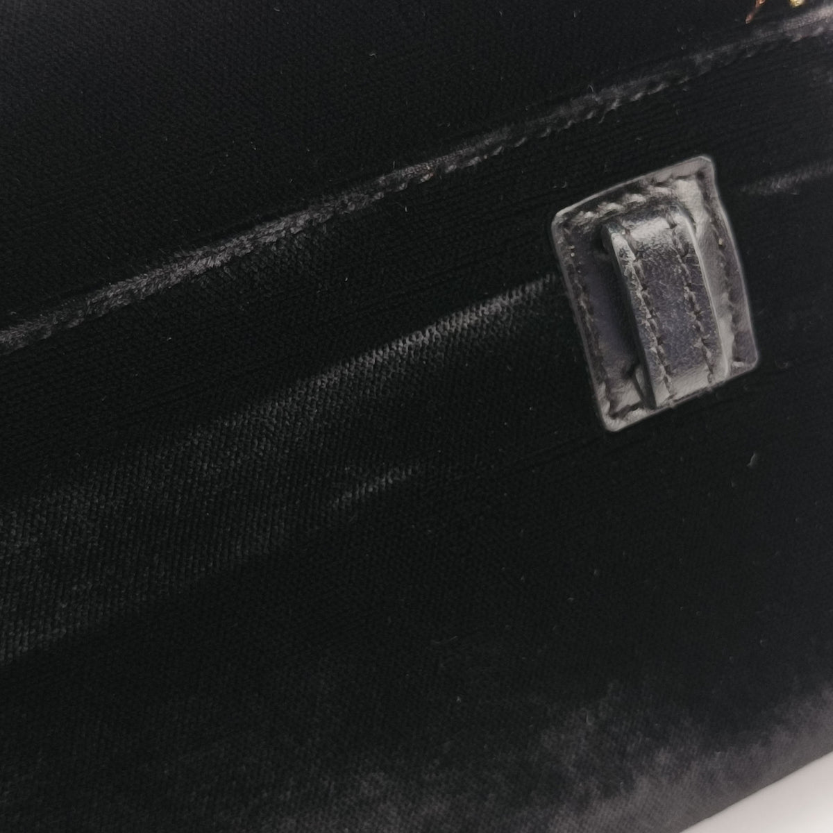Pre-owned Yves Saint Laurent KATE Black velour 534396 bum bag/waist bag | stylenewstar