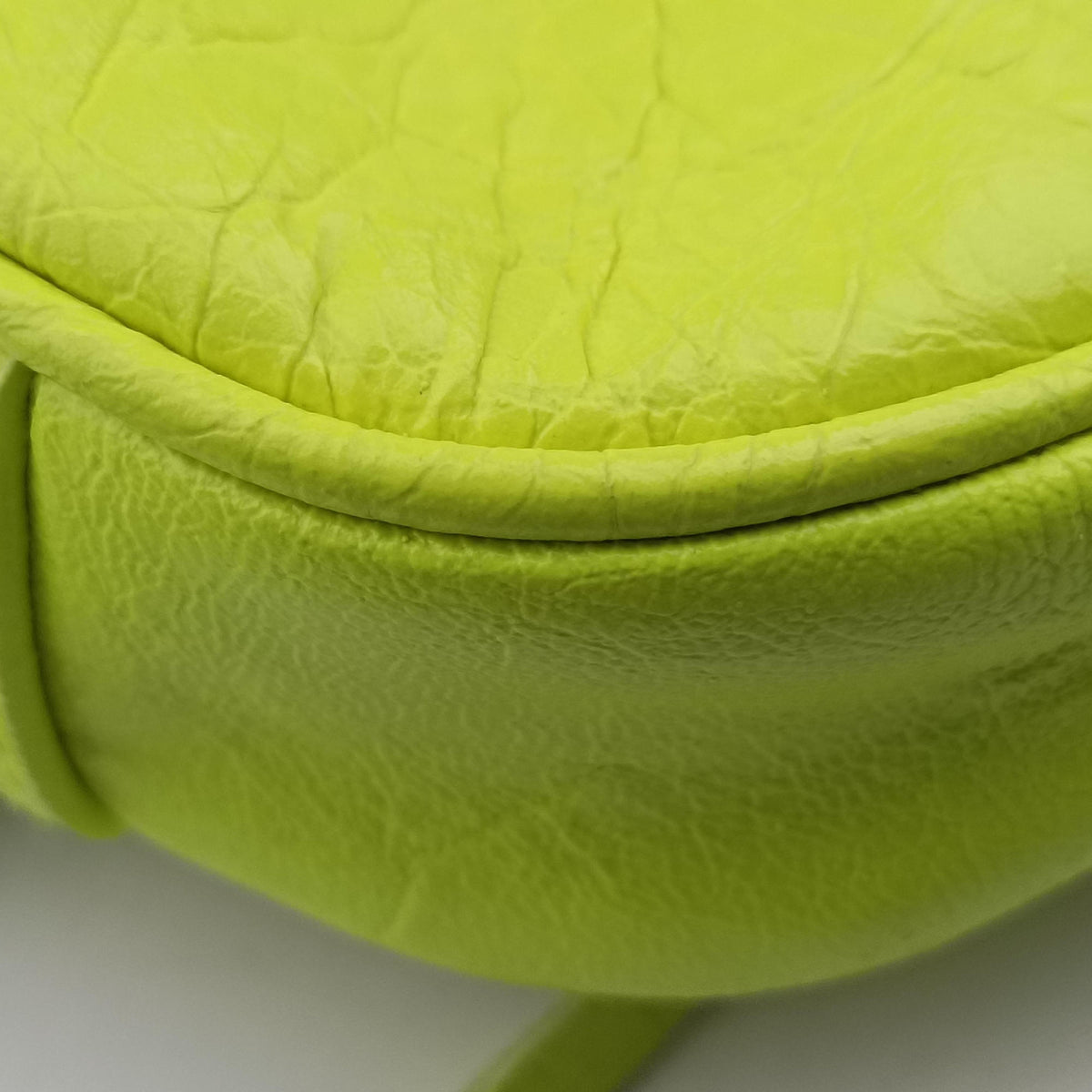 Pre-owned Balenciaga Le Cagole Mini Yellow lambskin 695814 shoulderbag | stylenewstar