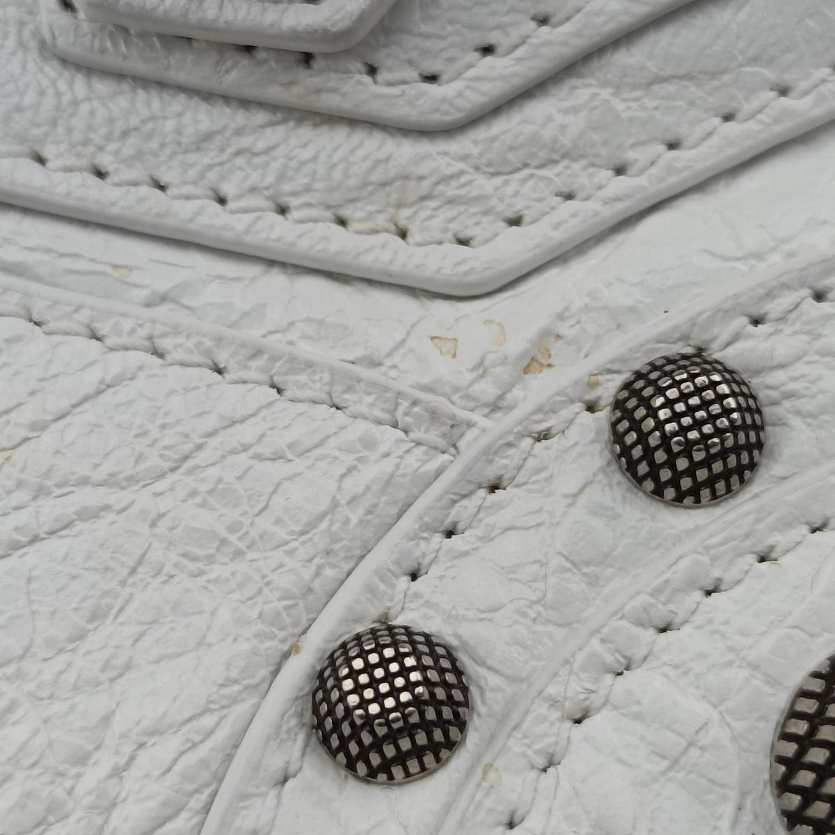 Pre-owned Balenciaga Le Cagole White lambskin  shoulderbag | stylenewstar
