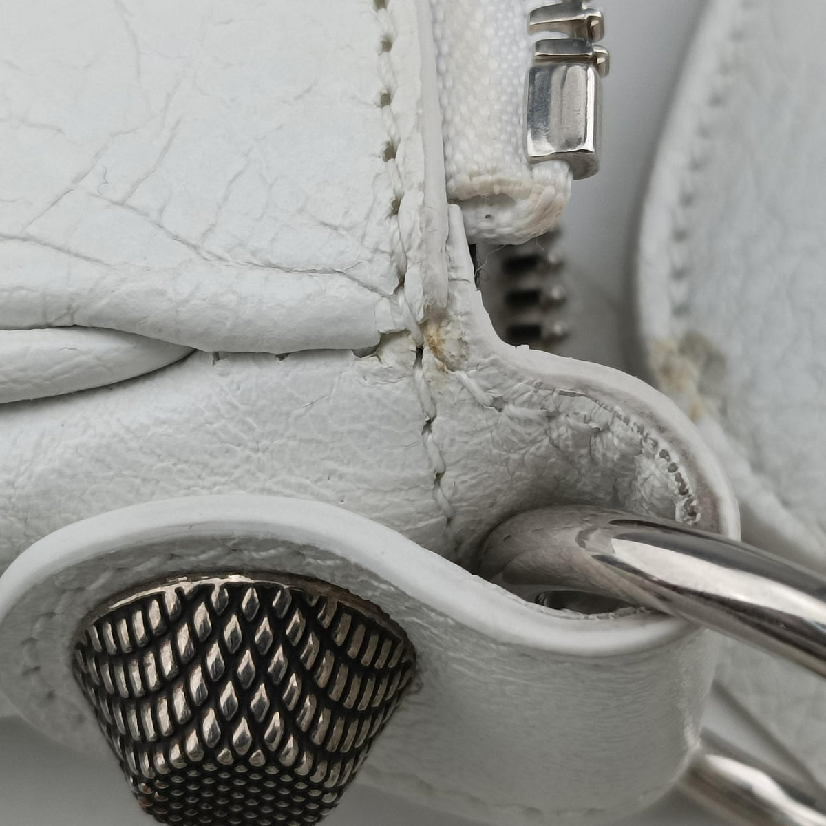 Pre-owned Balenciaga Le Cagole White lambskin  shoulderbag | stylenewstar