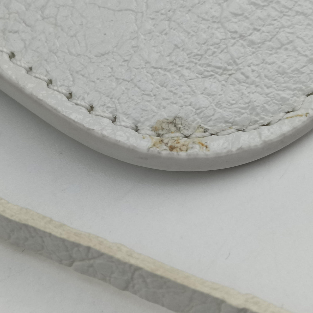 Pre-owned Balenciaga Le Cagole White lambskin  shoulderbag | stylenewstar