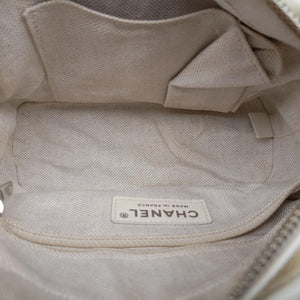 Pre-owned Chanel GABRIELLE White Fabric× Leather A91810 shoulderbag | stylenewstar